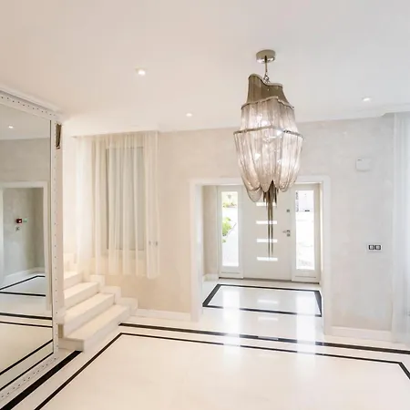 The Lodge Luxury Villa
